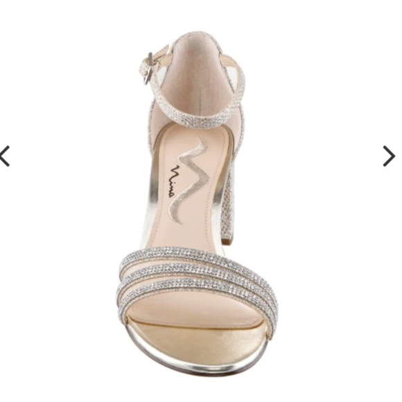 FREE With Any Lehenga Purchase!! Nagida Gold Textured Nina Block Heels Size 8.5M - Picture 6 of 8